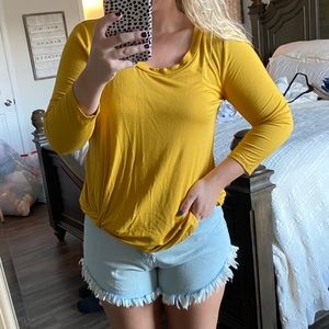 3/4 sleeve knotted tee